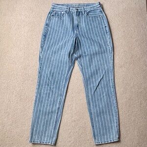 American Eagle Cropped Jeans